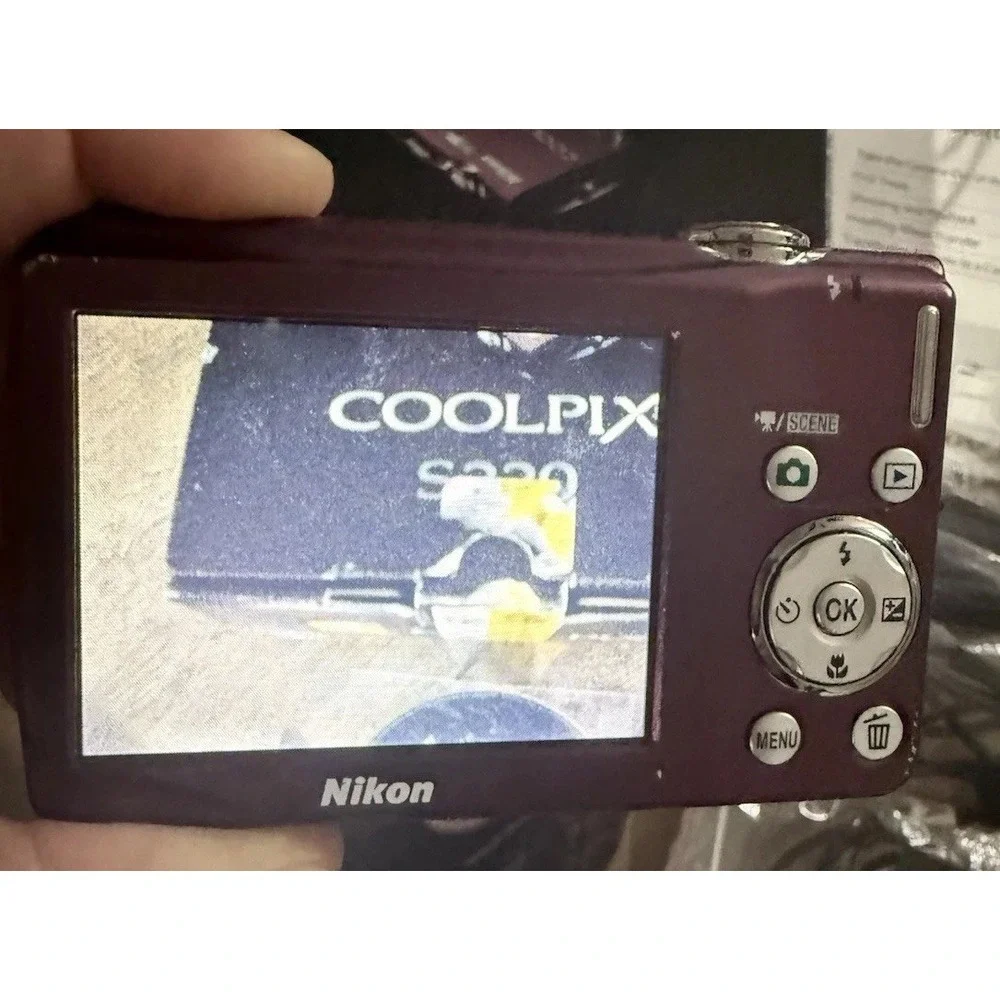 Nikon COOLPIX S220 10MP Digital Camera Plum Bundle W/Battery, Charger, Case Etc.